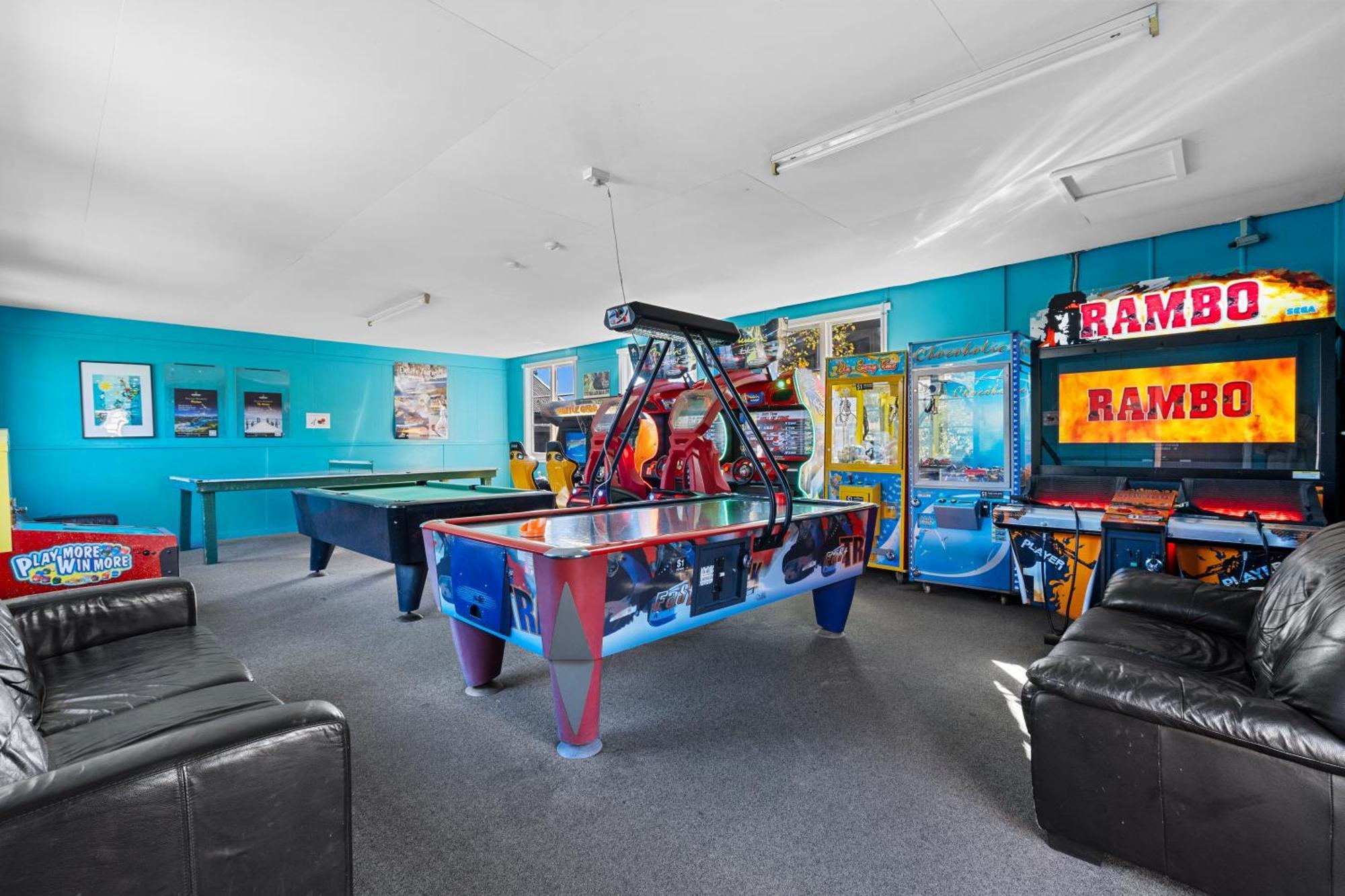 Tasman Holiday Parks - Крайстчёрч Экстерьер фото The games room at the Australian Institute of Sport