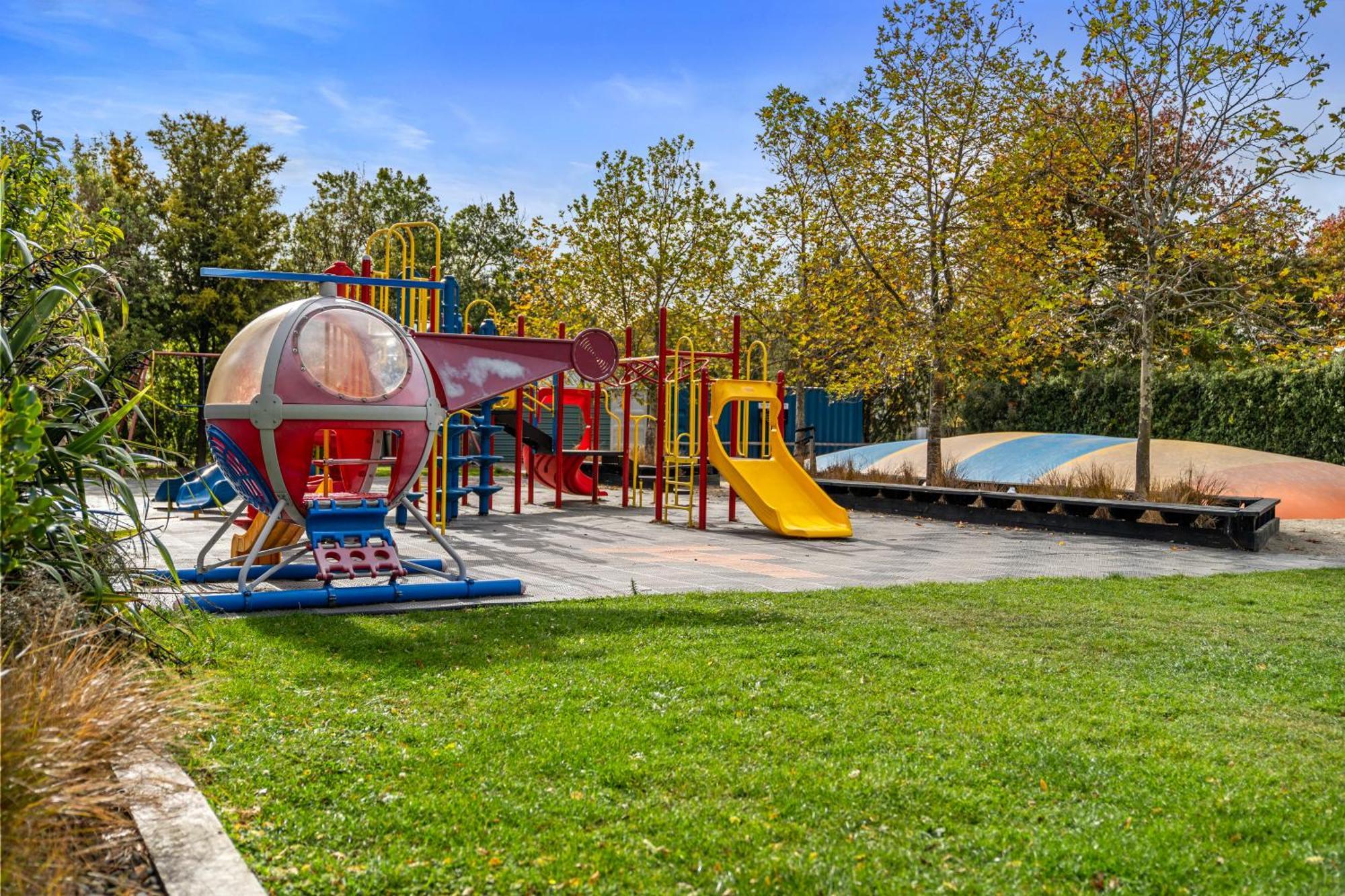 Tasman Holiday Parks - Крайстчёрч Экстерьер фото Playground at the park