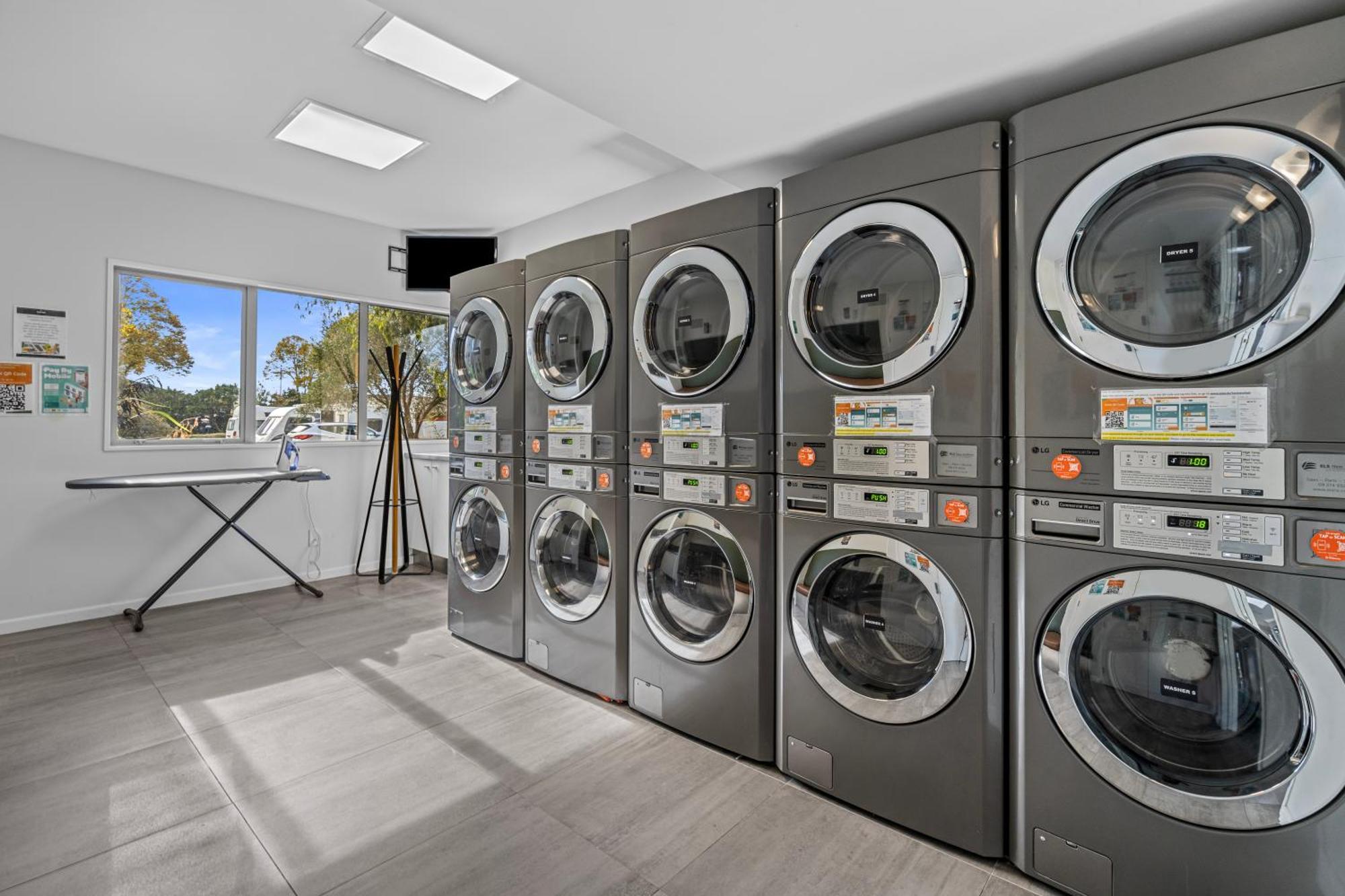 Tasman Holiday Parks - Крайстчёрч Экстерьер фото Commercial laundry