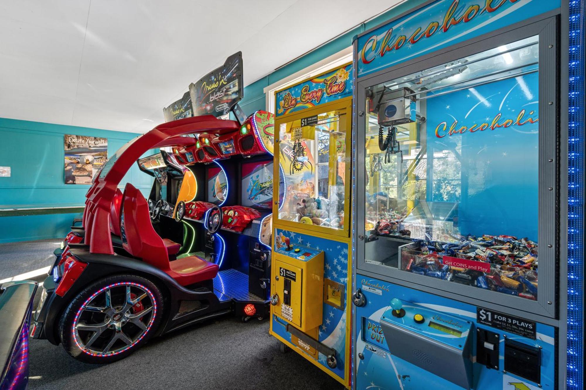 Tasman Holiday Parks - Крайстчёрч Экстерьер фото The arcade at the 2012 London Olympics