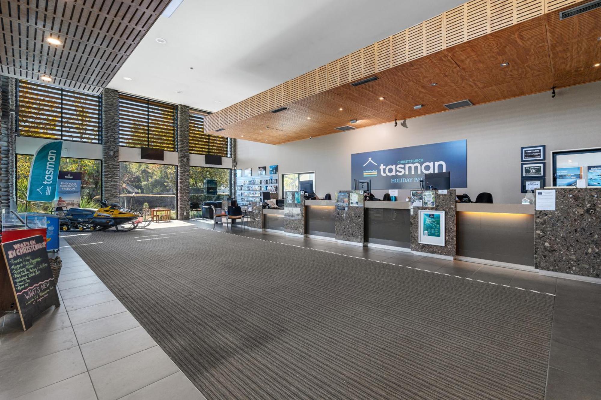 Tasman Holiday Parks - Крайстчёрч Экстерьер фото Tasman Airport
