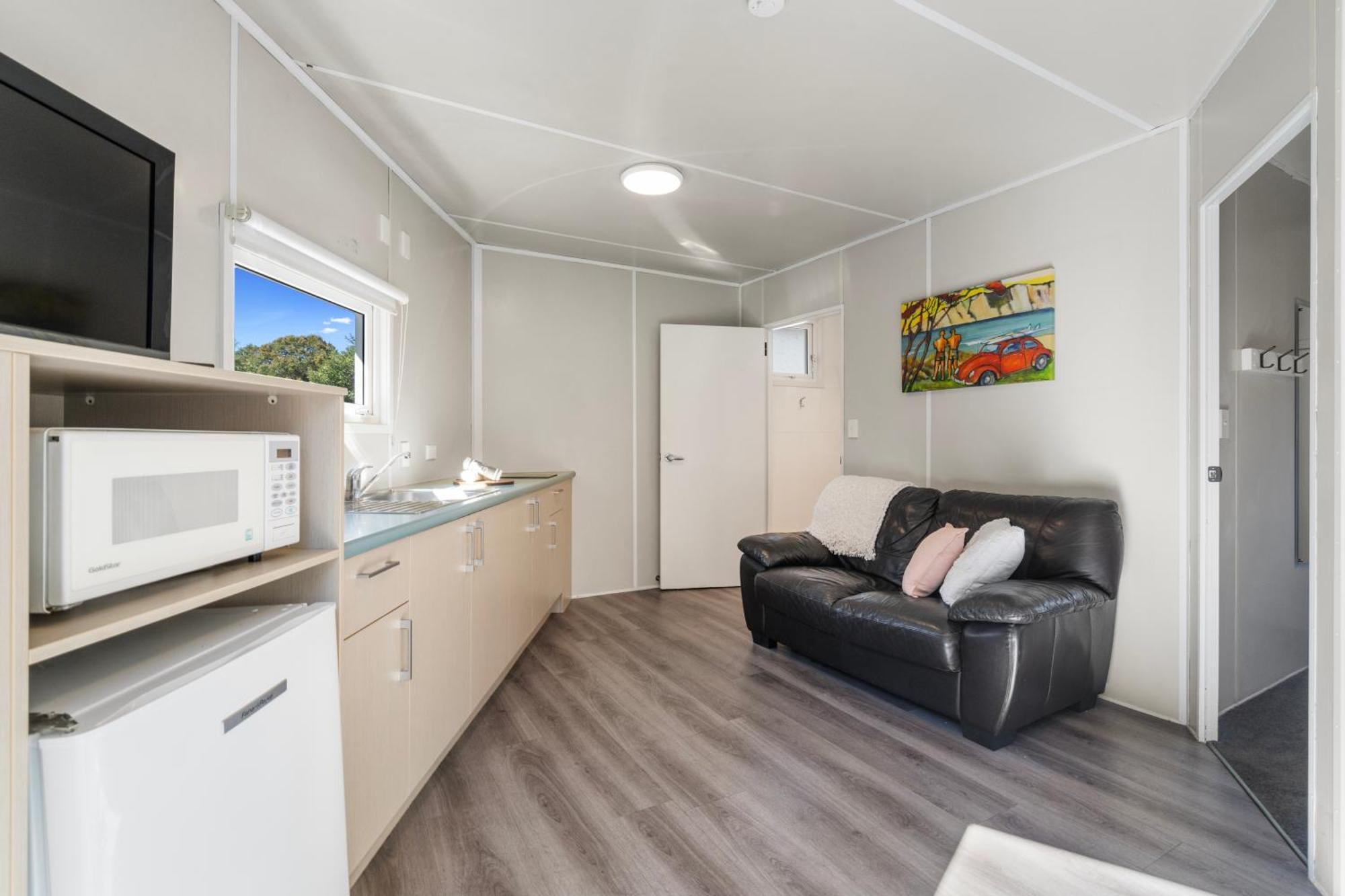 Tasman Holiday Parks - Крайстчёрч Экстерьер фото A typical studio apartment